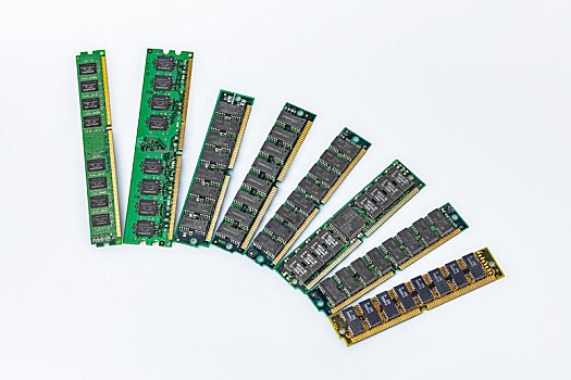 [精选35款QQ女生头像大全，让你更加迷人动人！]